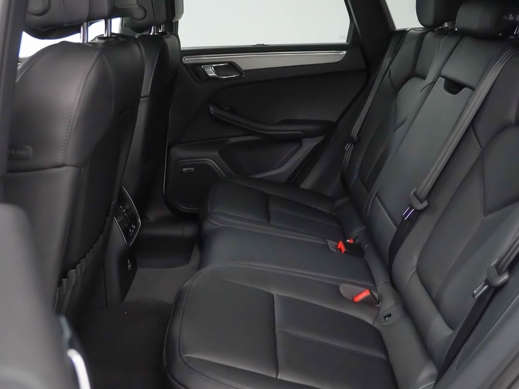 2026 Porsche Macan Base - Photo 18