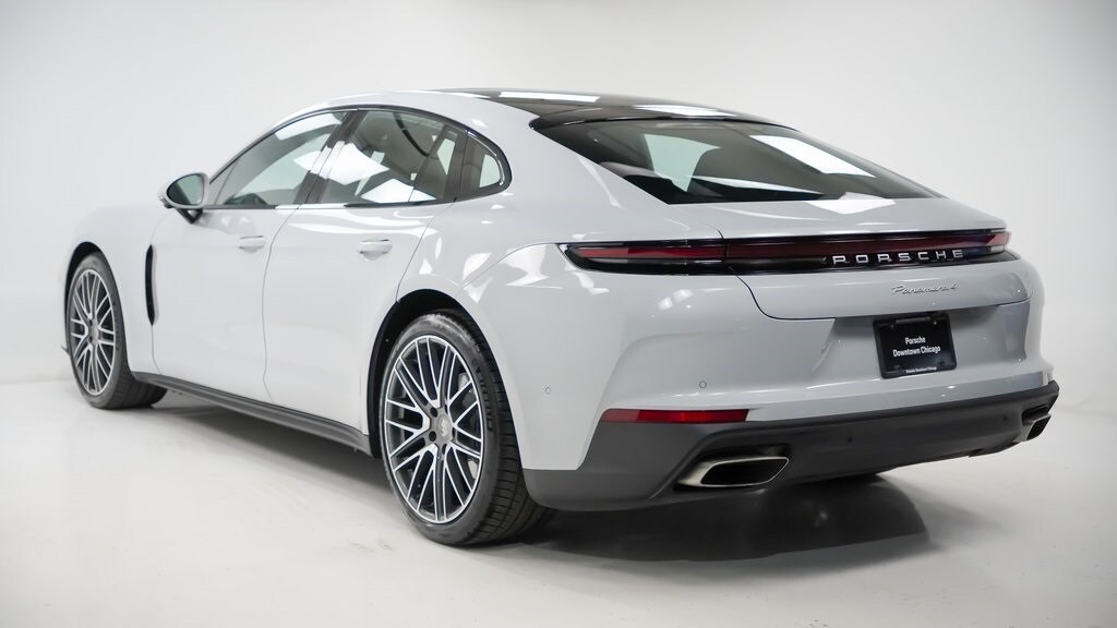 2025 Porsche Panamera 4 photo 3