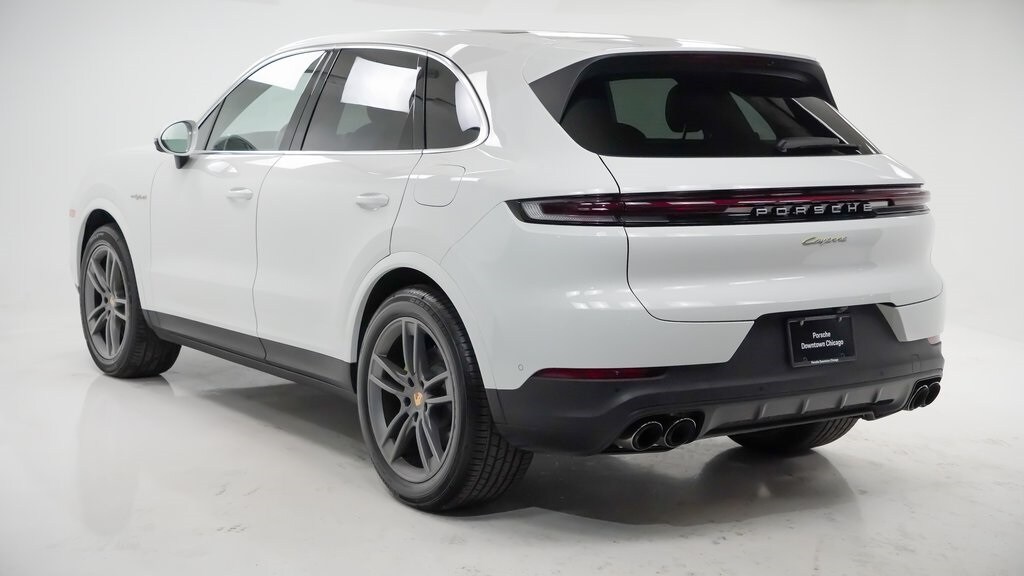 2024 Porsche Cayenne E-Hybrid Base photo 2
