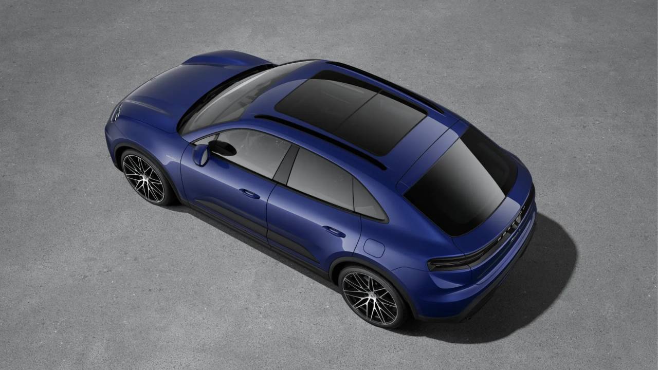 2025 Porsche Macan Electric 4 photo 4