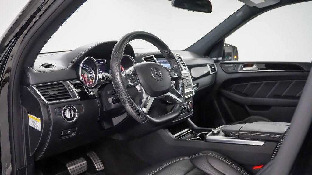 2013 Mercedes Benz ML 63 AMG 4MATIC photo 3