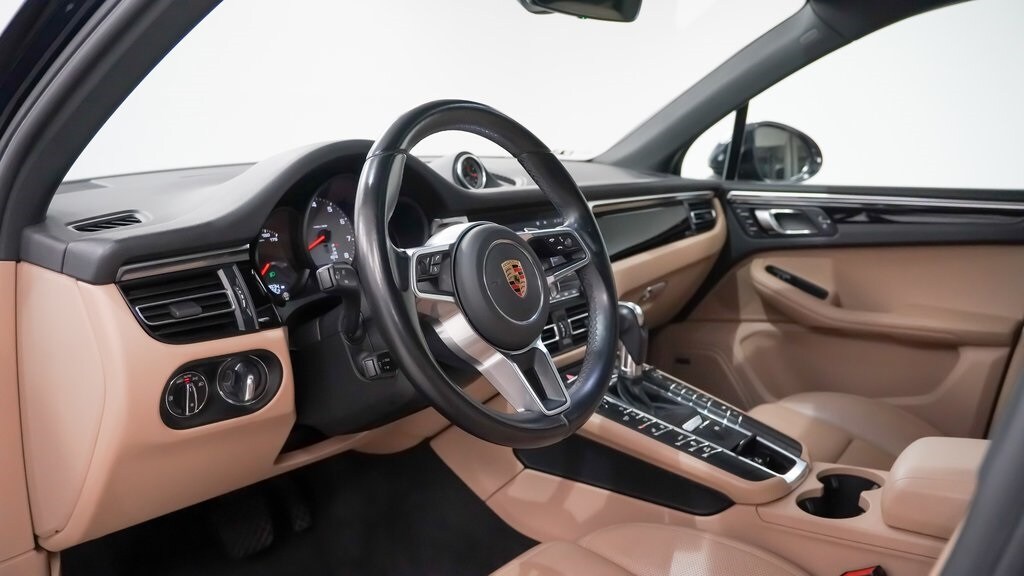 2021 Porsche Macan S photo 3