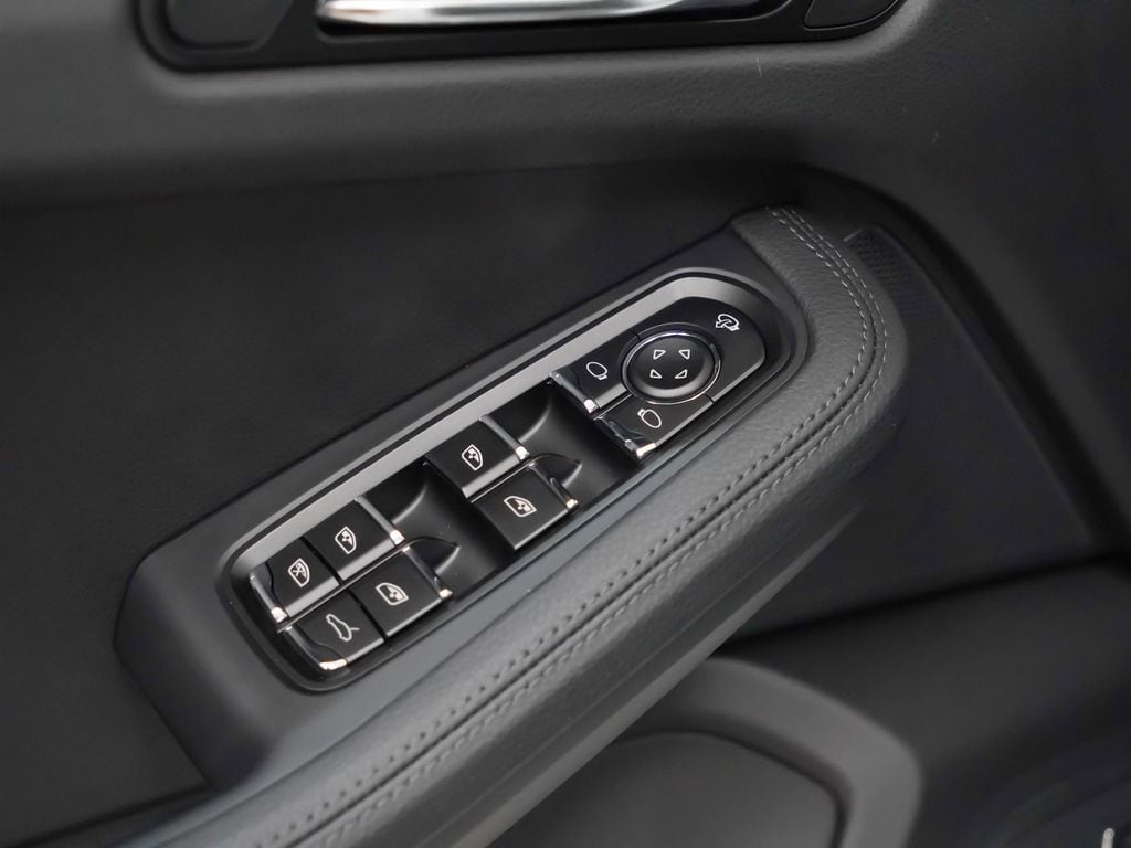 2026 Porsche Macan Base - Photo 23