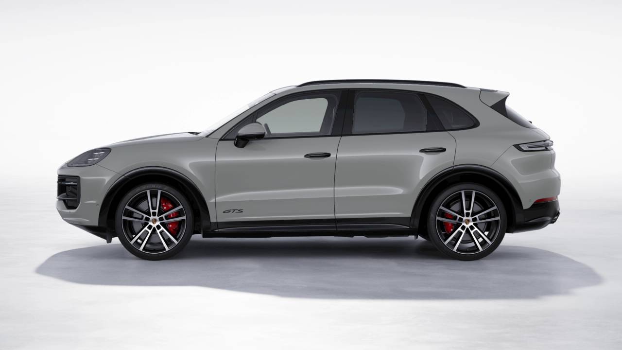 2026 Porsche Cayenne GTS photo 2