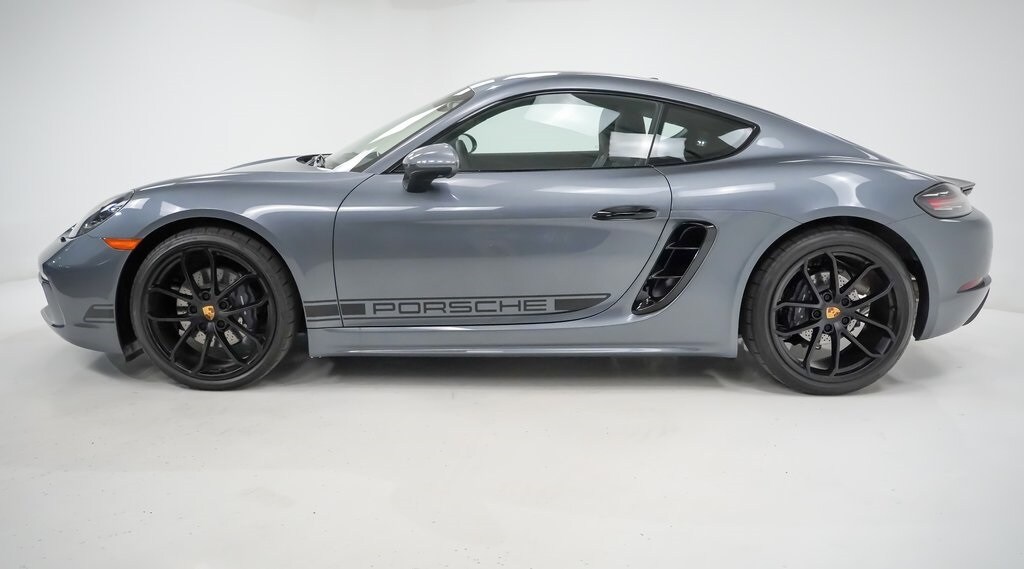 2025 Porsche Cayman photo 2