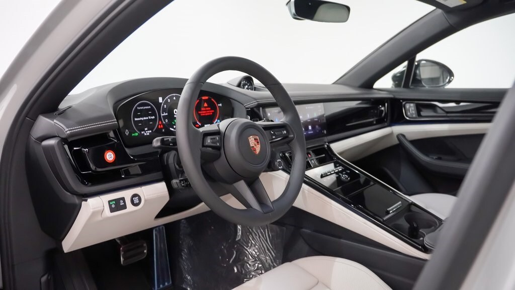 2026 Porsche Panamera E-Hybrid 4 photo 4