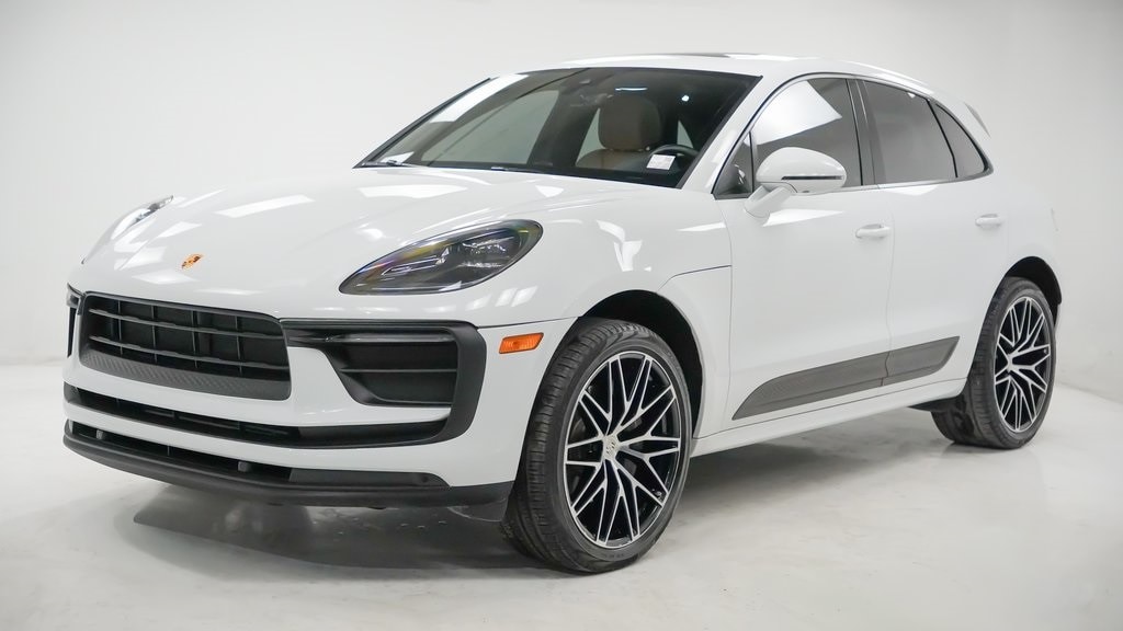 2022 Porsche Macan Base's photo