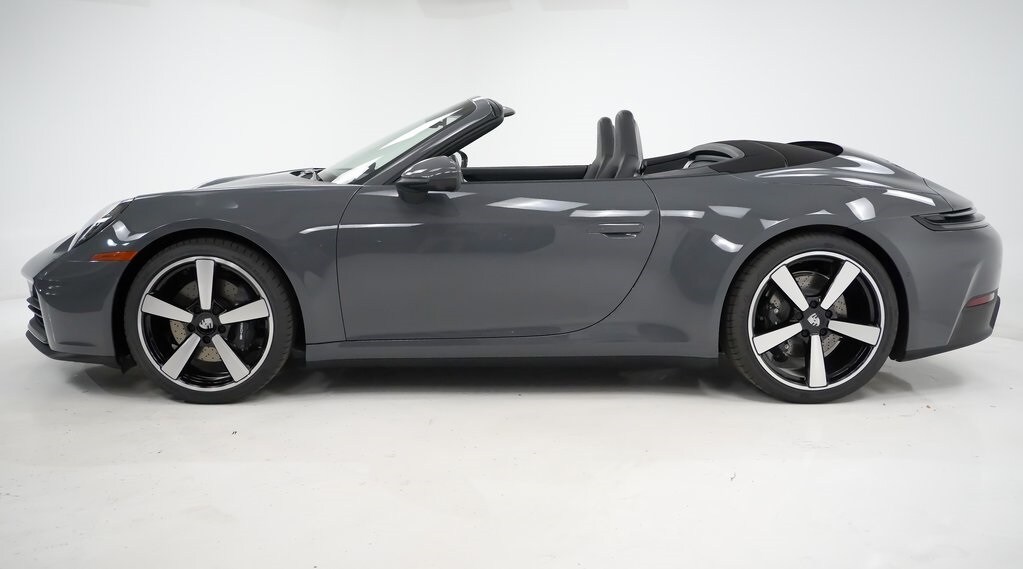 2026 Porsche 911 Cabriolet photo 2