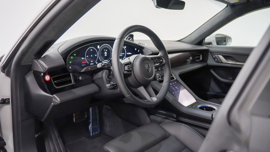 2025 Porsche Taycan Turbo photo 4