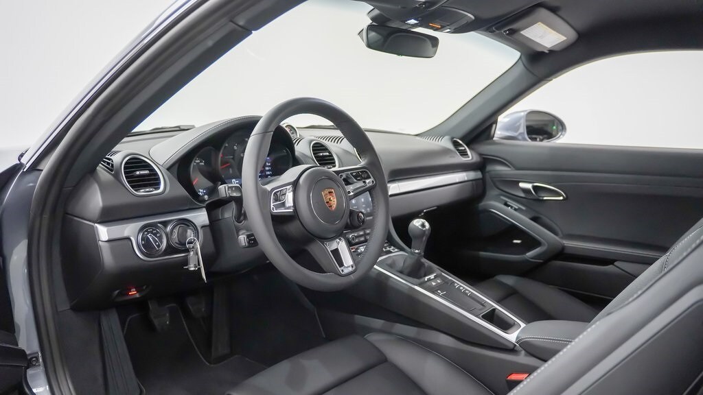 2025 Porsche Cayman photo 4