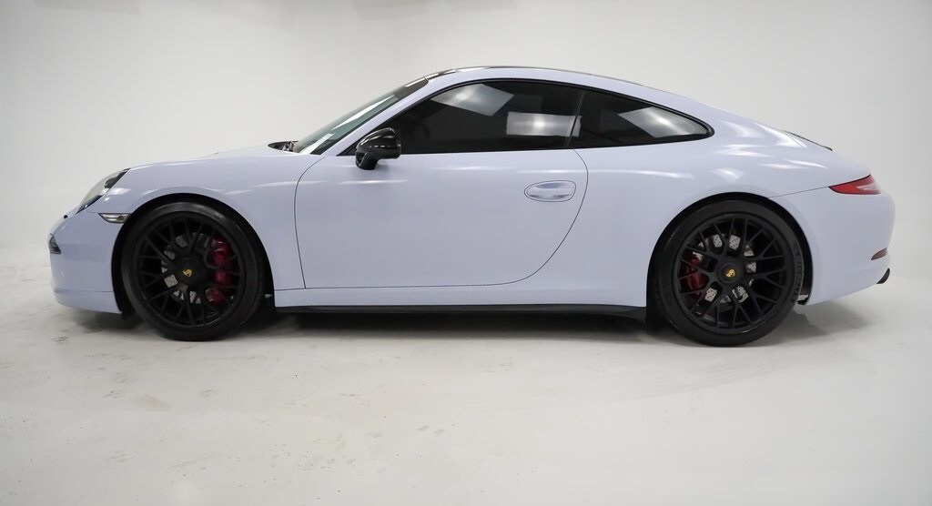 2015 Porsche 911 GTS photo 2