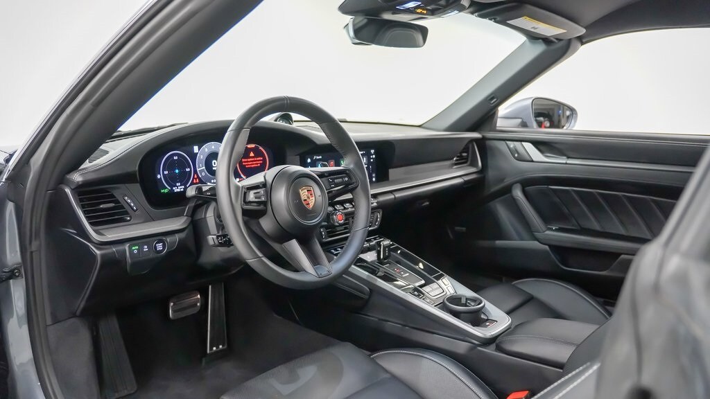 2025 Porsche 911 Cabriolet photo 4