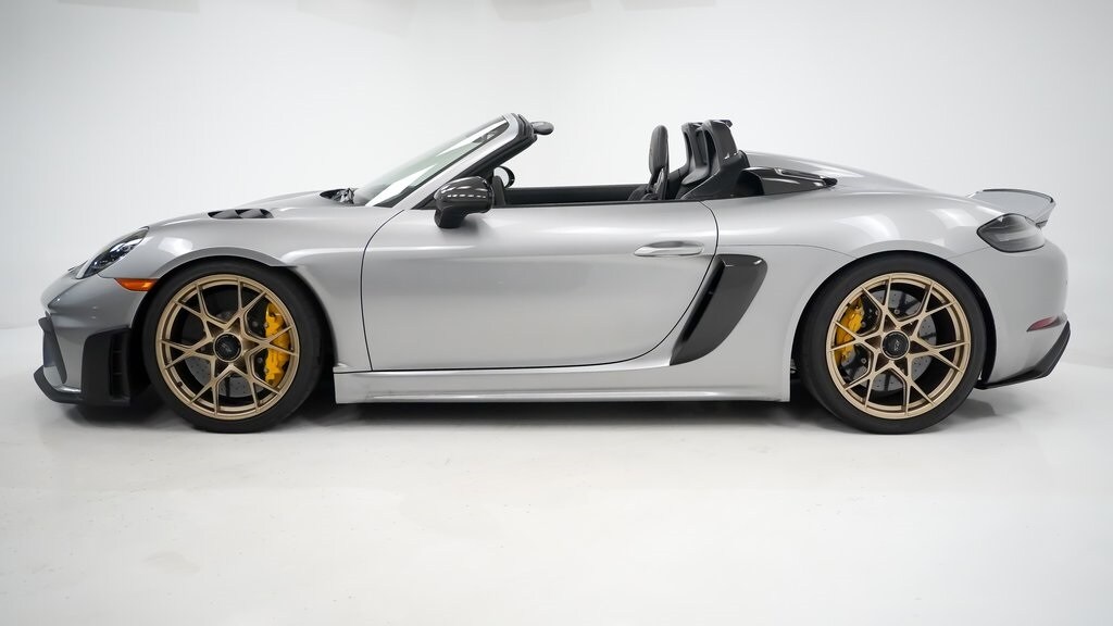 2024 Porsche Boxster Spyder photo 2