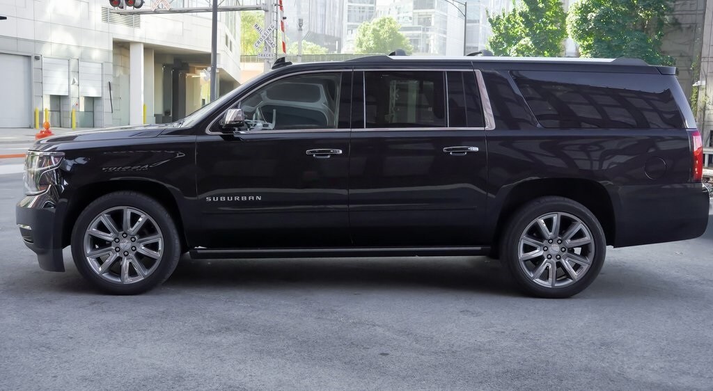 2018 Chevrolet Suburban Premier photo 2