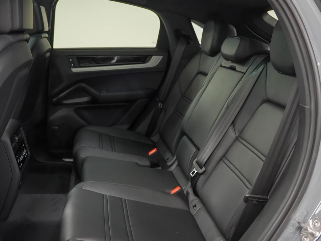 2025 Porsche Cayenne Coup Base - Photo 18
