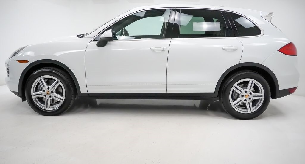 2014 Porsche Cayenne Platinum Edition photo 2