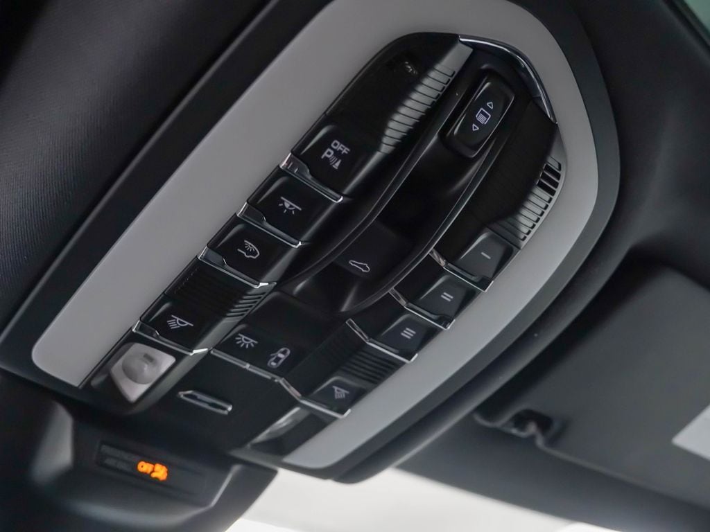 2026 Porsche Macan Base - Photo 27