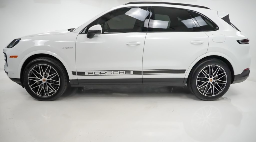 Used 2025 Porsche Cayenne E-Hybrid  SUV