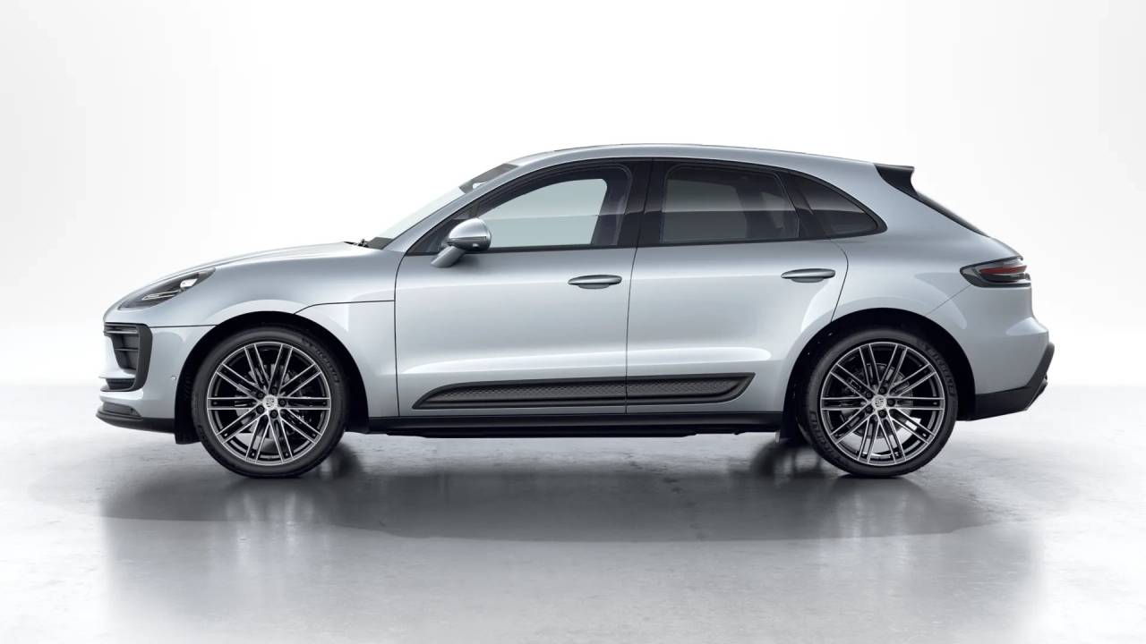 2026 Porsche Macan T photo 2