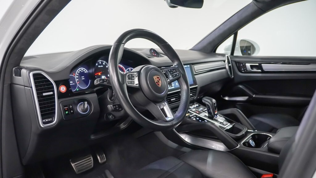 2019 Porsche Cayenne Turbo photo 3