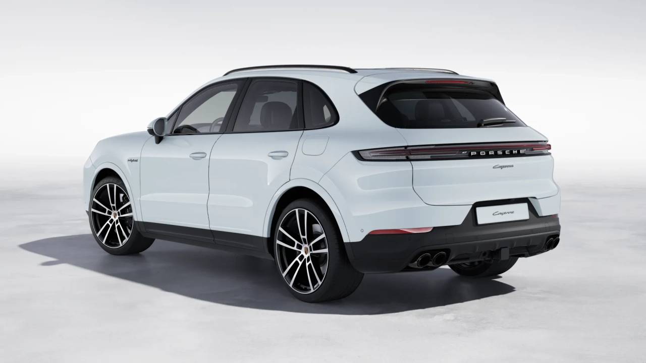 2026 Porsche Cayenne E-Hybrid photo 2