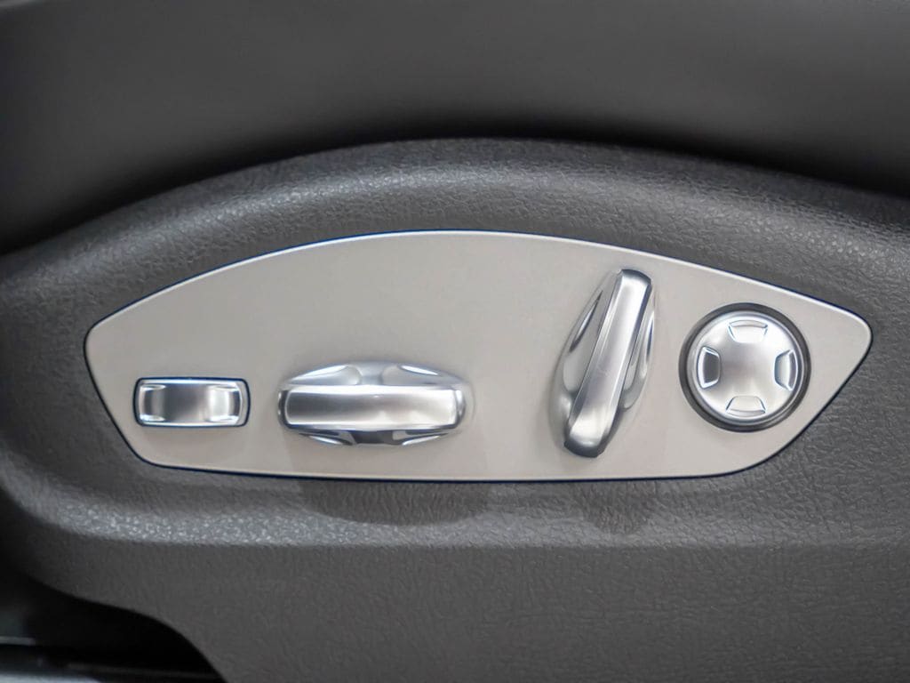2026 Porsche Macan Base - Photo 24