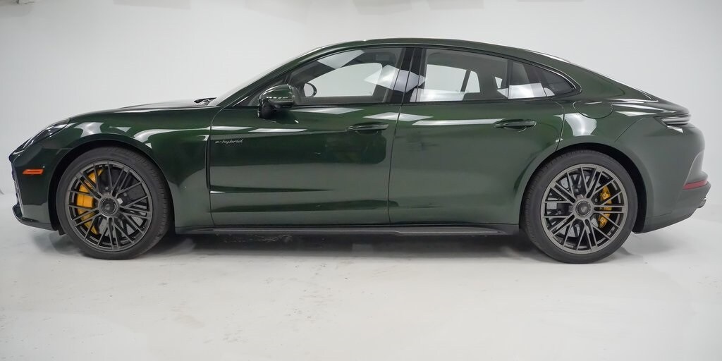 2025 Porsche Panamera E-Hybrid Turbo photo 2