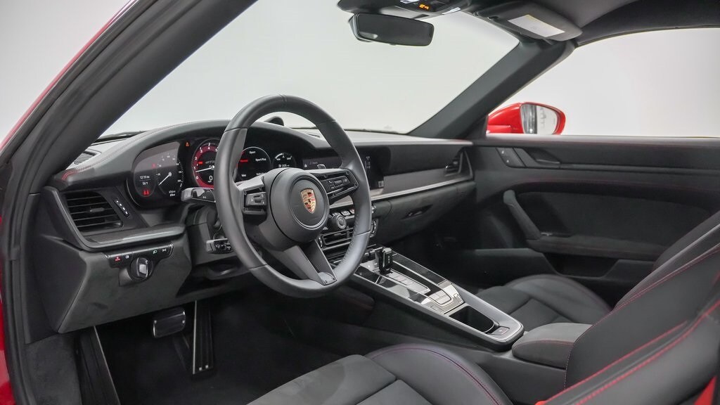2022 Porsche 911 Cabriolet GTS photo 4