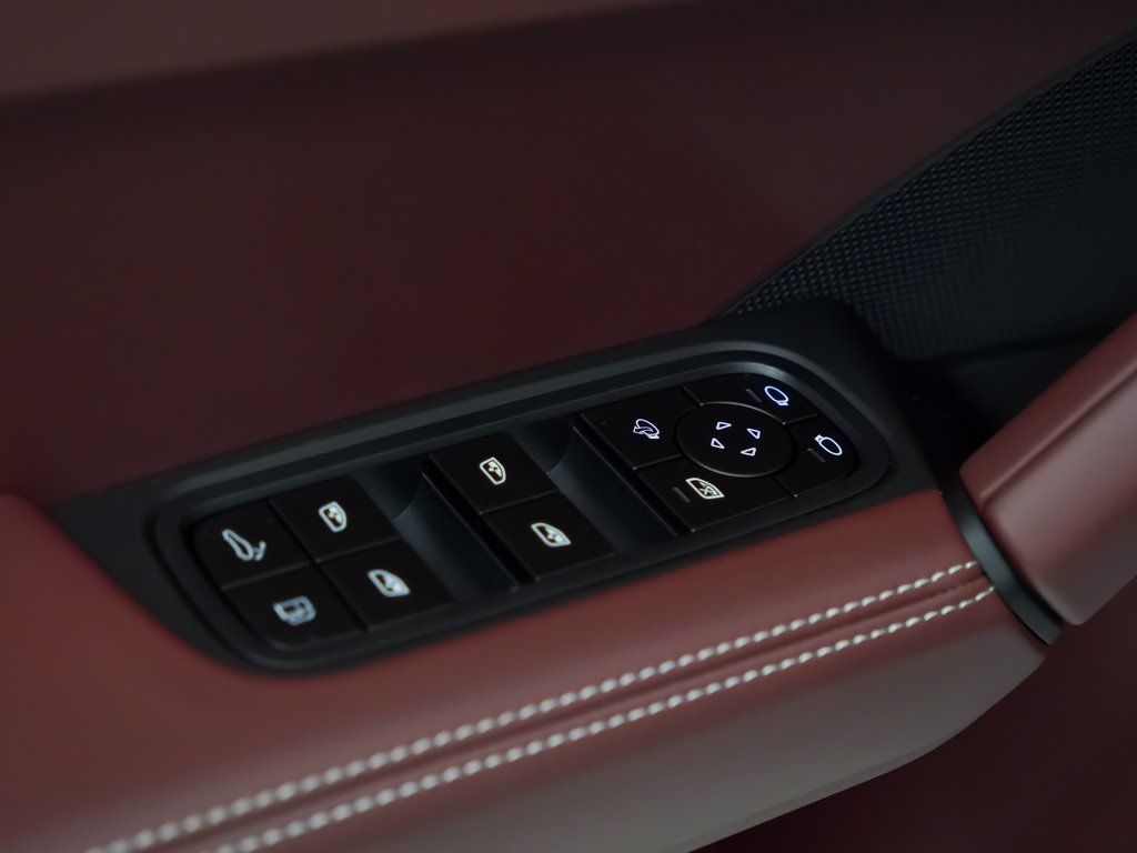 2026 Porsche Cayenne Turbo E-Hybrid - Photo 23