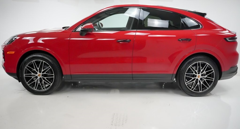 2025 Porsche Cayenne Coupe Base photo 2