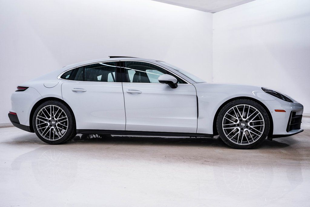 2026 Porsche Panamera Base - Photo 9