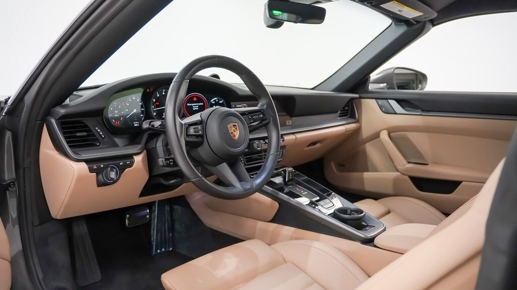2023 Porsche 911 Cabriolet photo 4