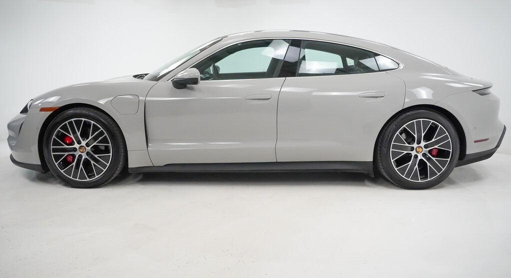 2024 Porsche Taycan 4S photo 2