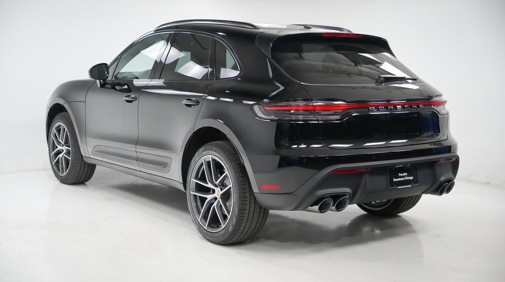 2026 Porsche Macan Base photo 3