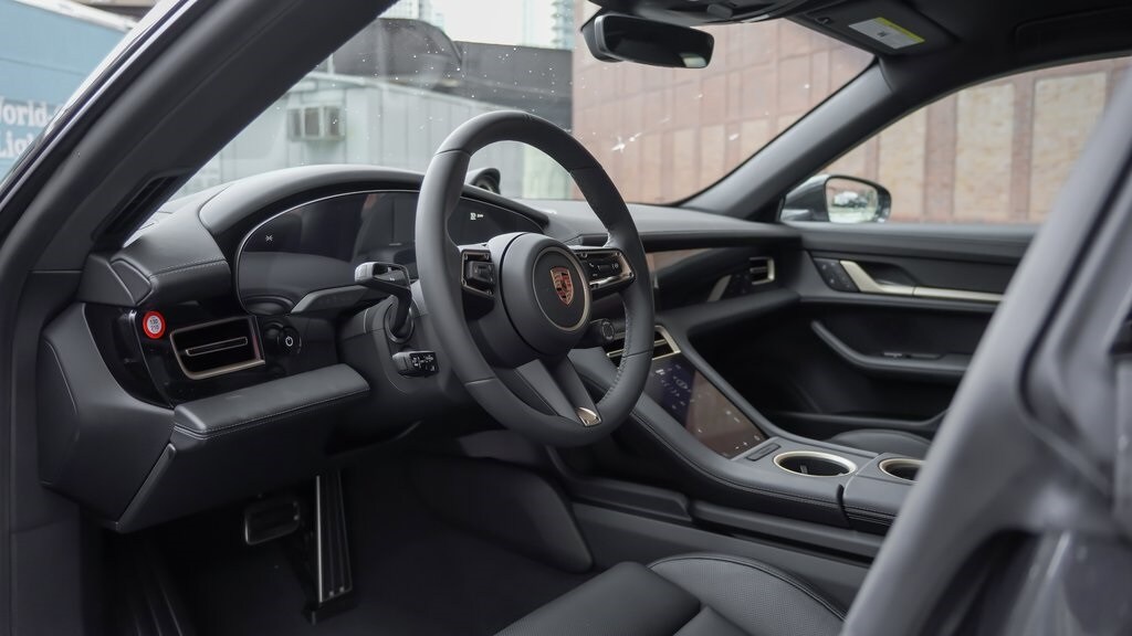 2025 Porsche Taycan Cross Turismo 4 photo 4