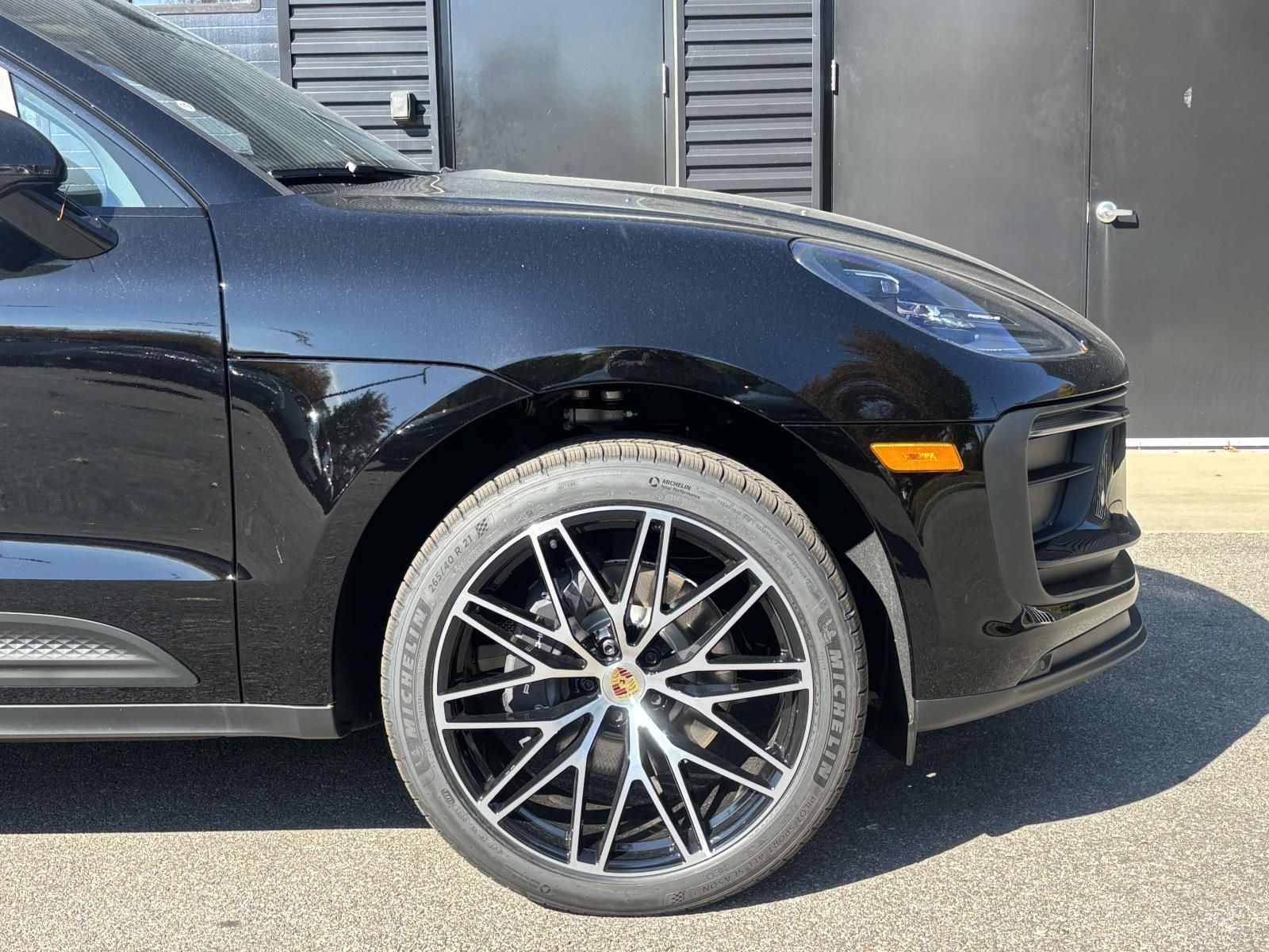 2026 Porsche Macan Base - Photo 11