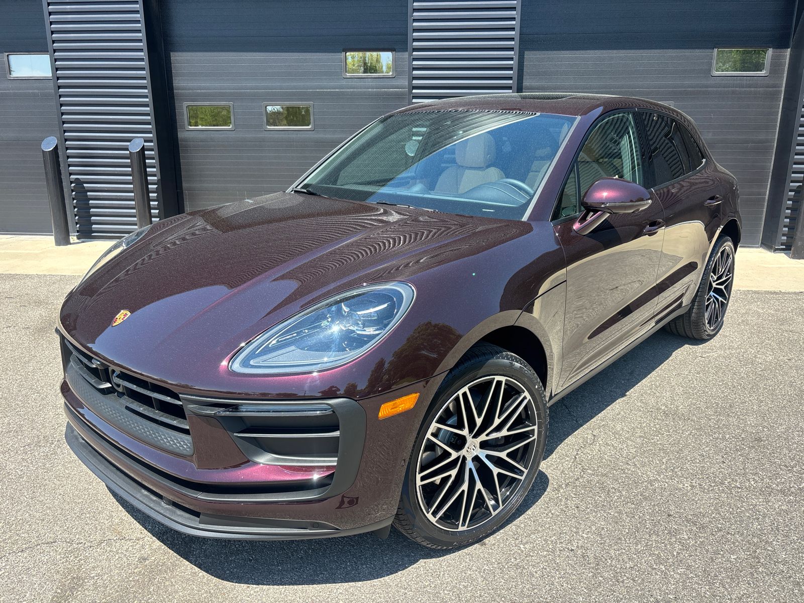 2026 Porsche Macan Base SUV image 1