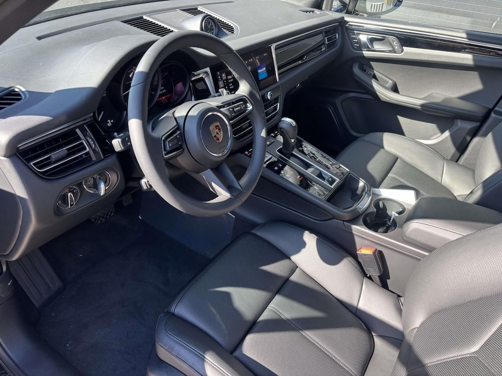 New 2026 Porsche Macan Base SUV