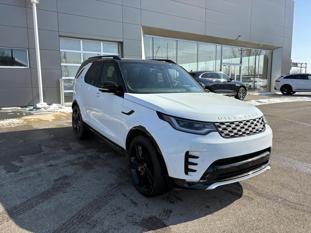 Certified 2025 Land Rover Discovery Metropolitan Edition SUV