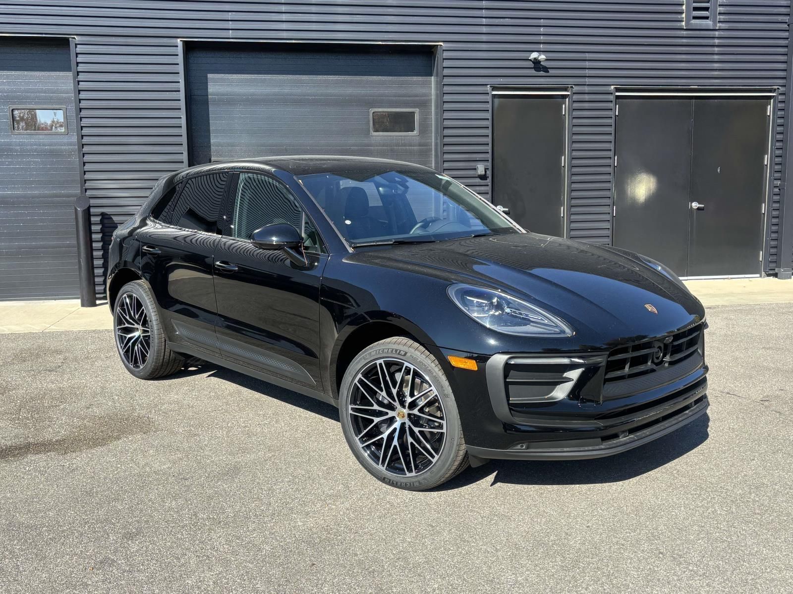 2026 Porsche Macan Base - Photo 9