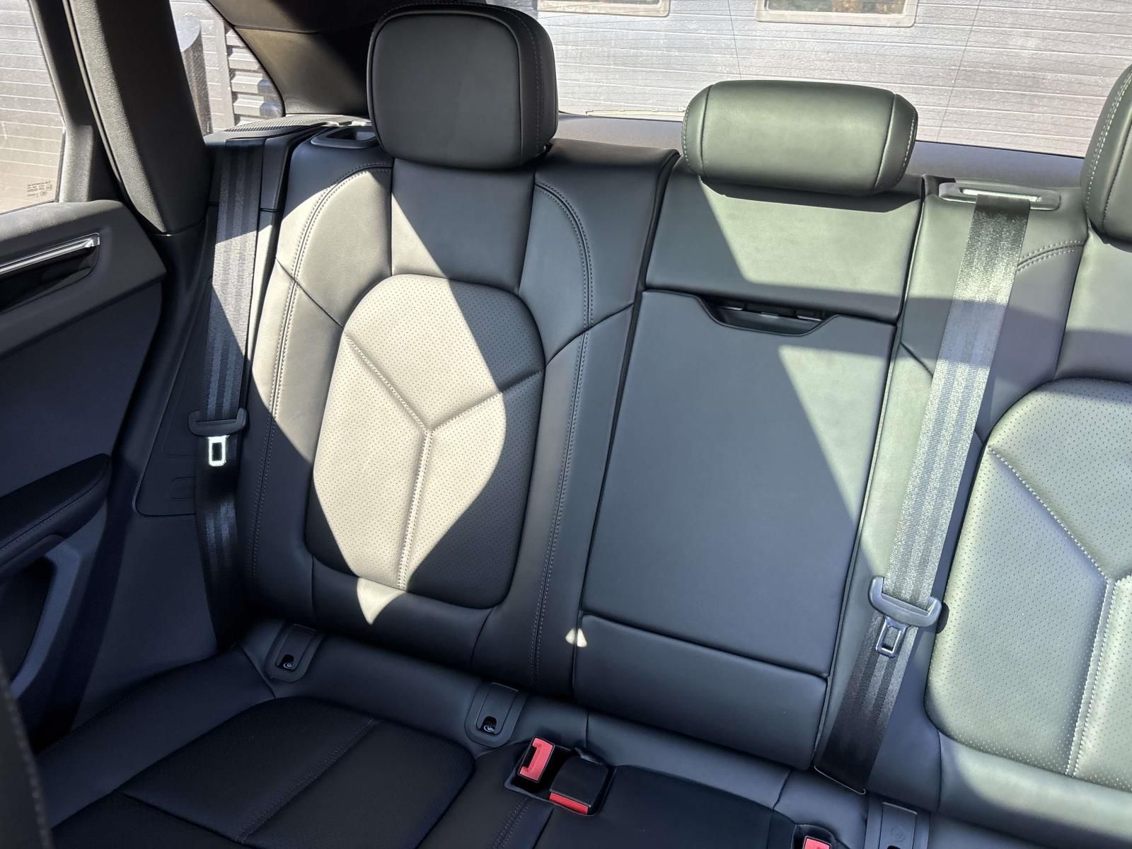 2026 Porsche Macan Base - Photo 33