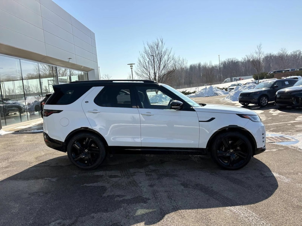 Certified 2025 Land Rover Discovery Metropolitan Edition SUV