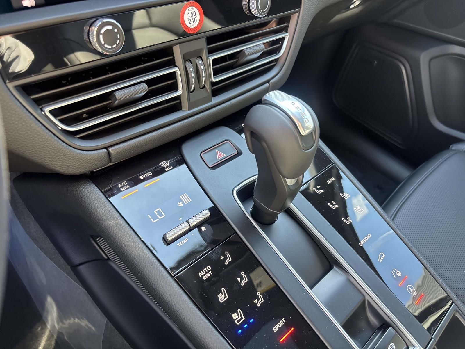 2026 Porsche Macan Base - Photo 29