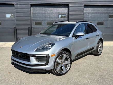 2025 Porsche Macan Base SUV