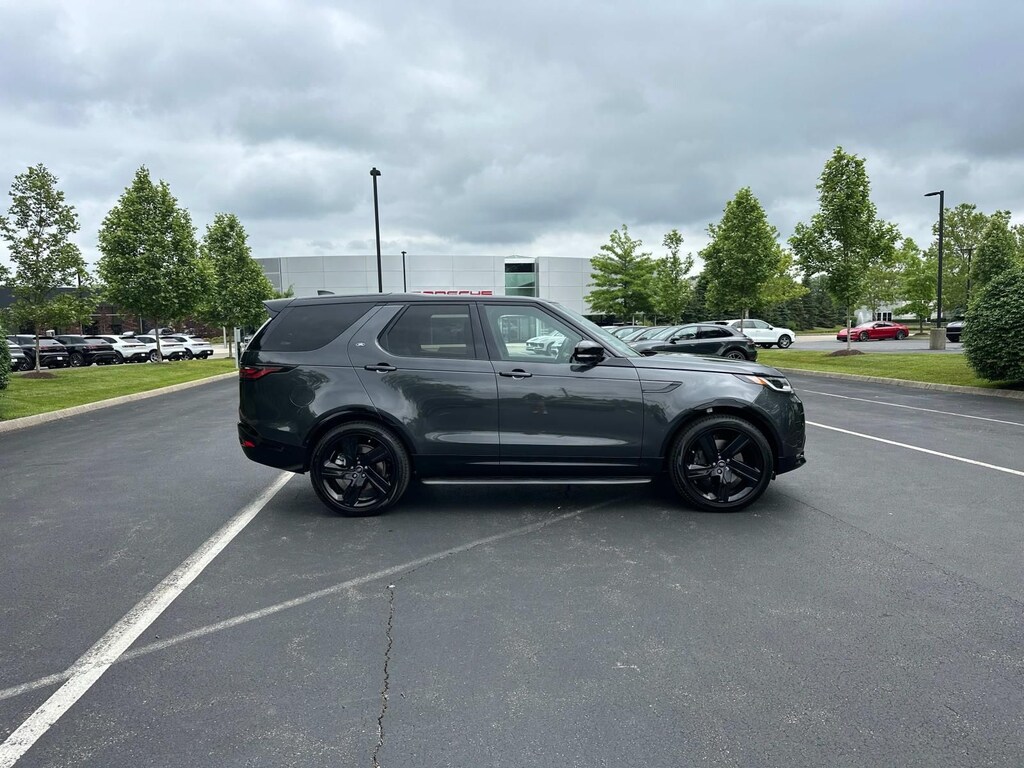 Used 2025 Land Rover Discovery Dynamic SE SUV