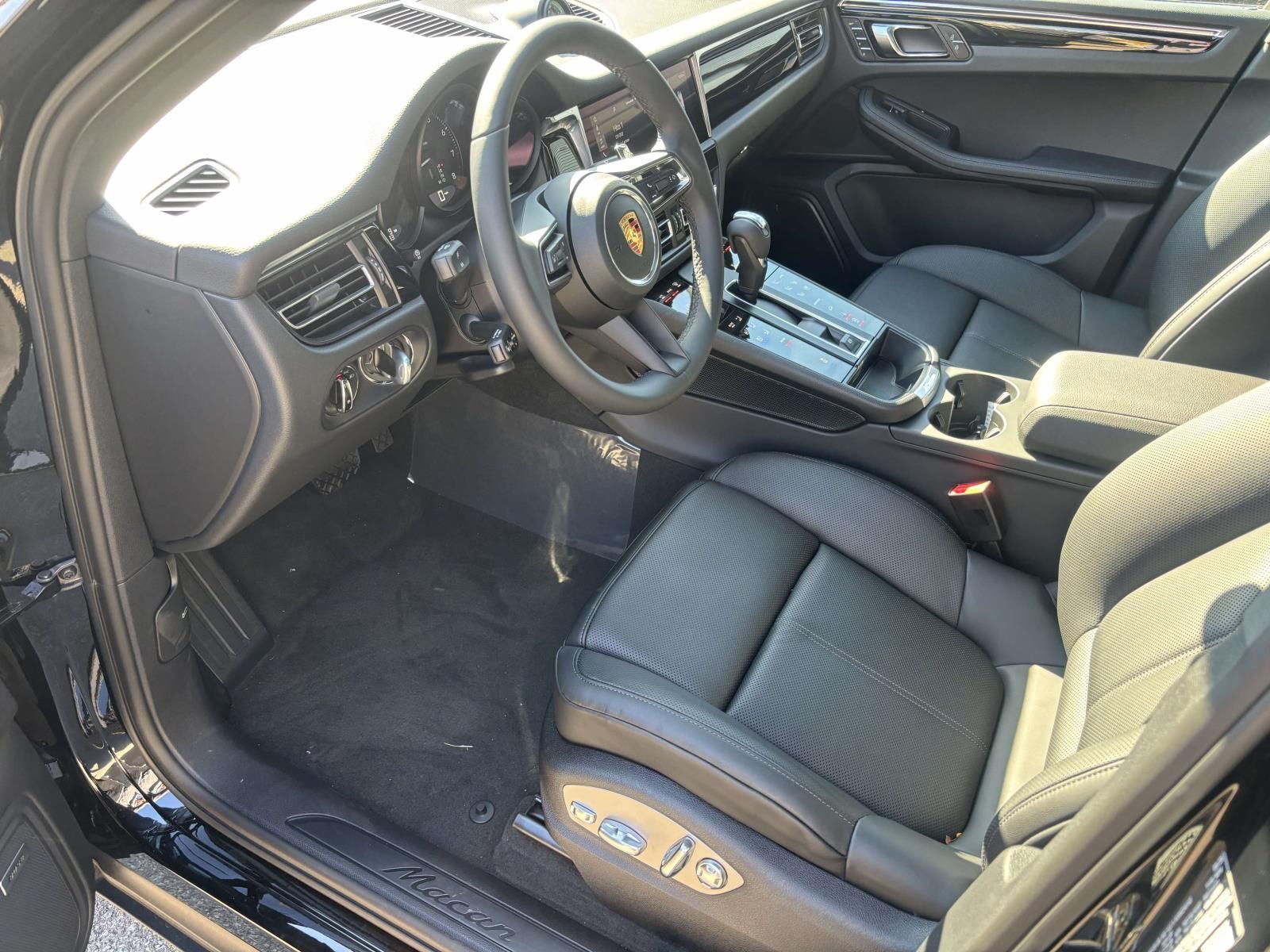 2026 Porsche Macan Base - Photo 14