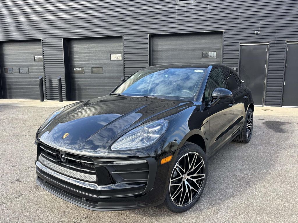 2026 Porsche Macan Base