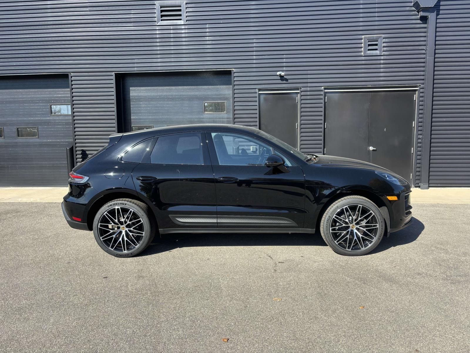 2026 Porsche Macan Base - Photo 8