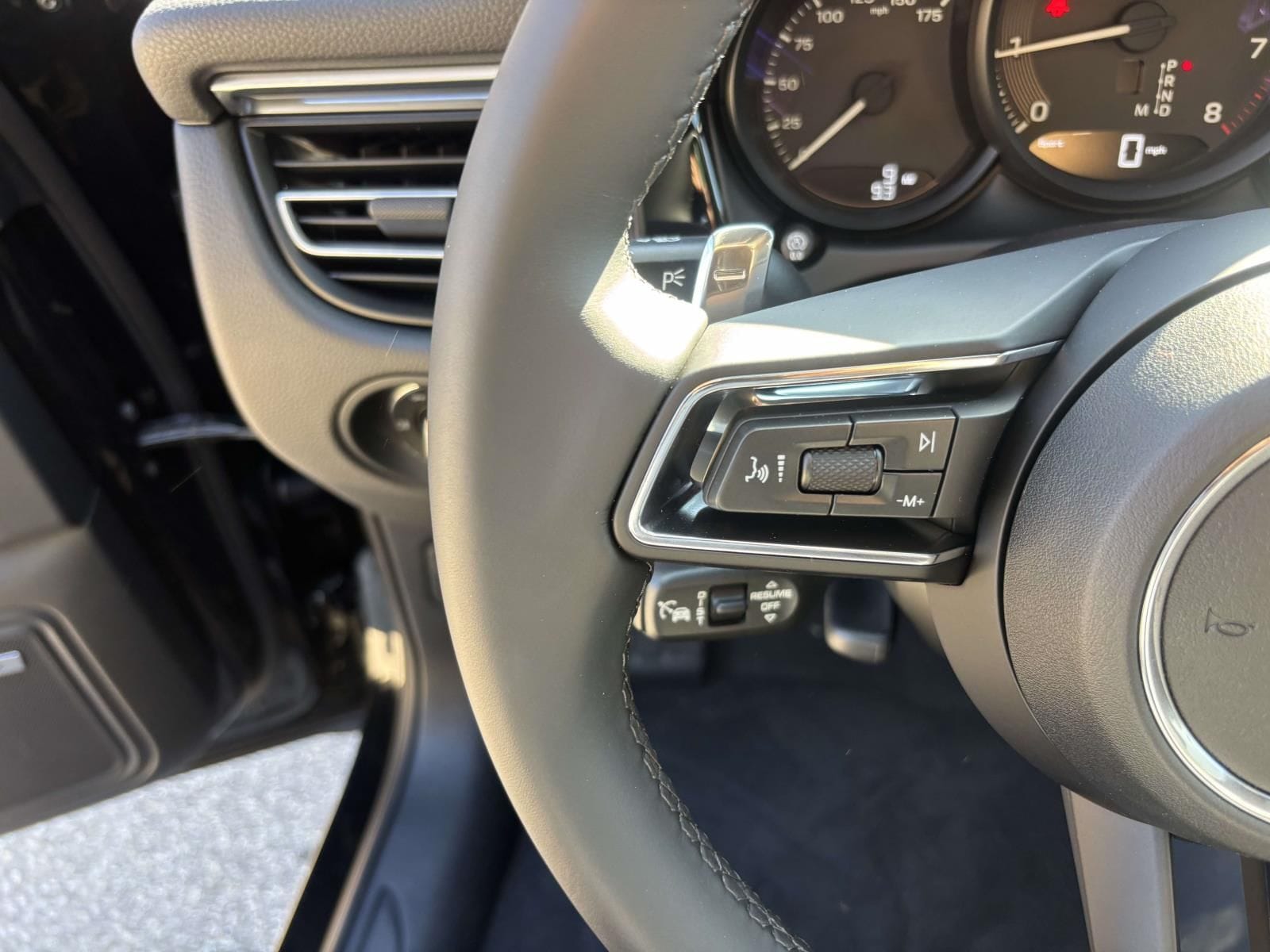 2026 Porsche Macan Base - Photo 22