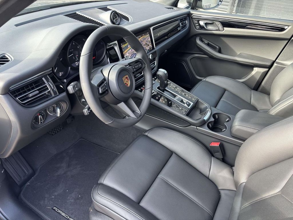 New 2026 Porsche Macan Base SUV